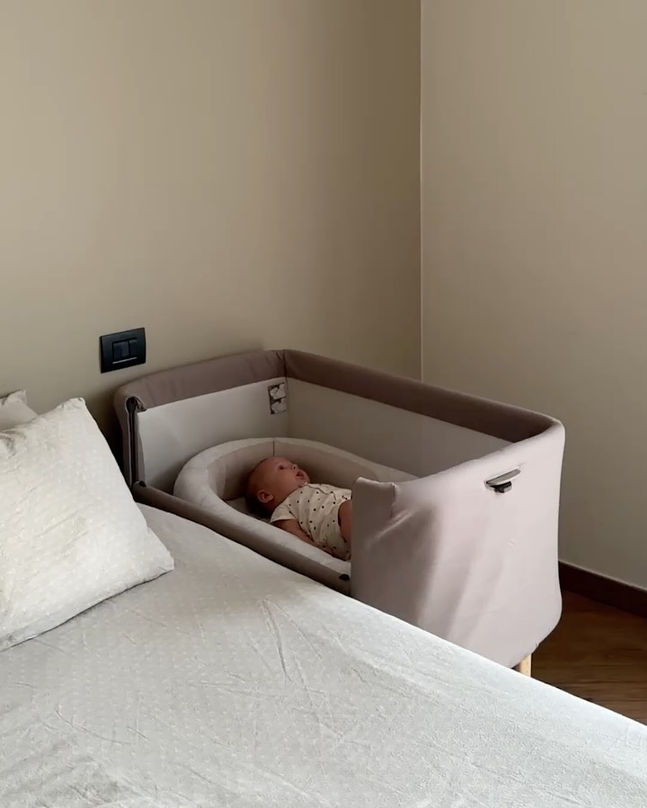 A un paso del corazón 🤍
Tener un Welcome Bed® @inglesinababy.spain significa crear un colecho perfecto: vuestro bebé dispone de un espacio acogedor donde dormir con seguridad, y vosotros de vuestra cama para descansar con tranquilidad sin renunciar a la cercanía ✨
Descubre Welcome Bed®, te esperamos en la tienda
...
#inglesina #inglesinababy #babywellness leti.racca